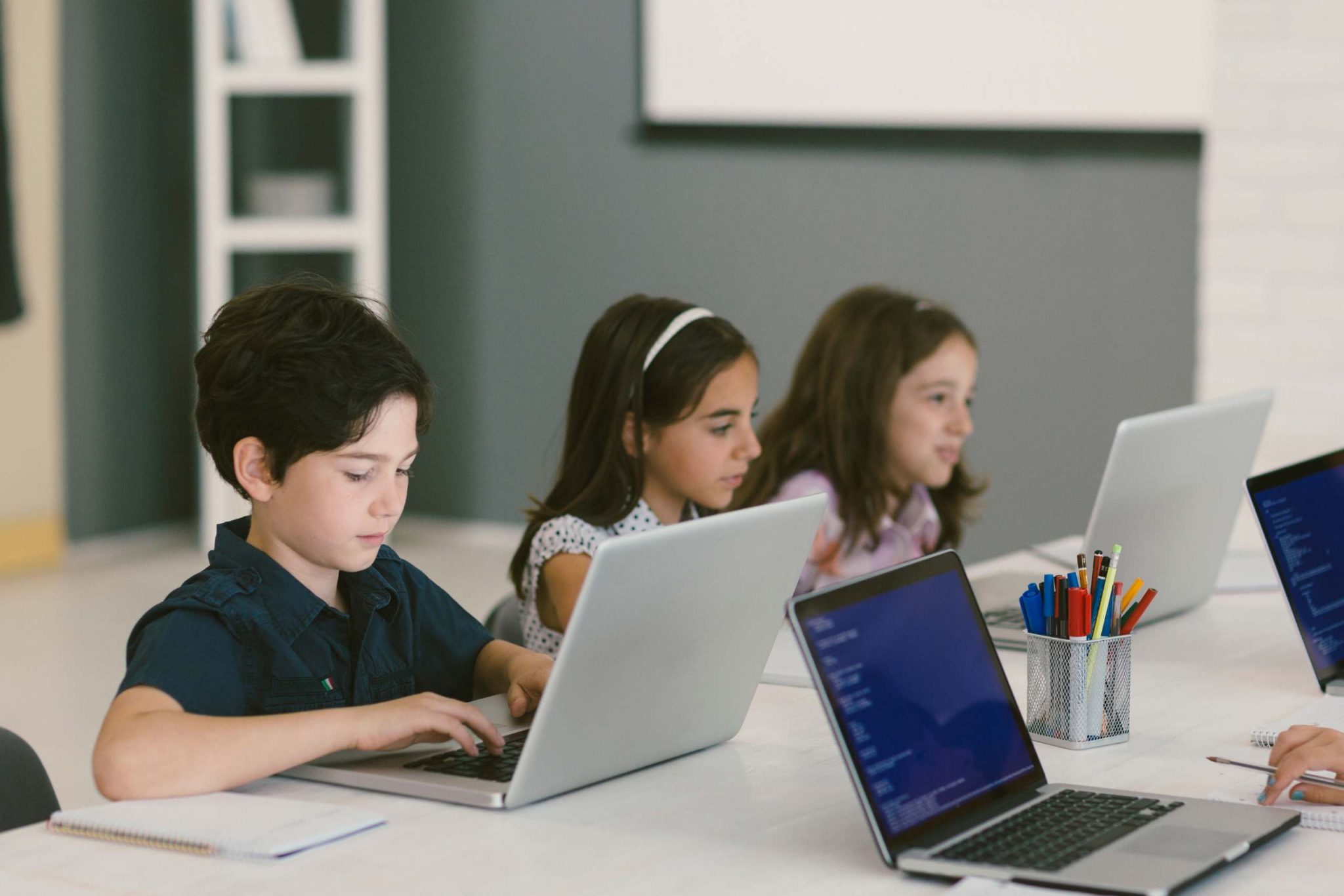 ボットを恐れるな！コードでAI時代を制する子どもたち